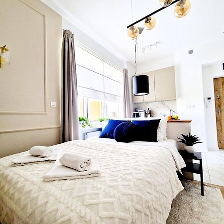 J&W Apartments Grojecka Glam Flat Warsaw Exterior photo